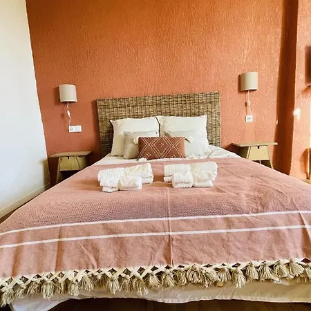 Maison D'hotes - Le Logis Du Medoc 3*