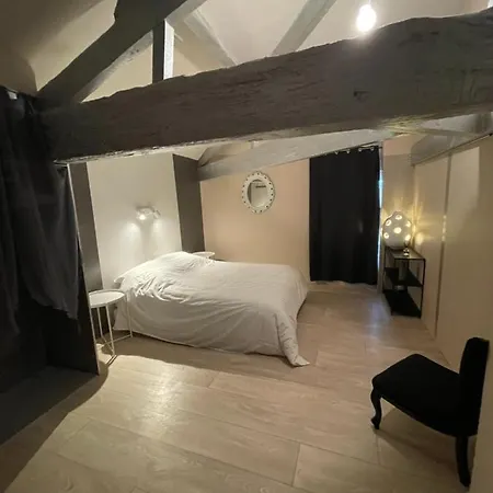 Maison D'hotes - Le Logis Du Medoc 3*