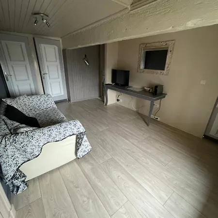 Maison D'hotes - Le Logis Du Medoc 3*